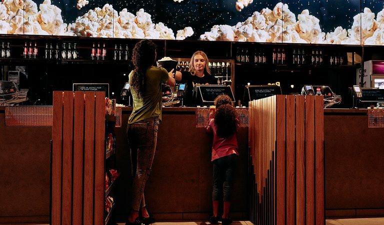 VUE SERVING POPCORN
